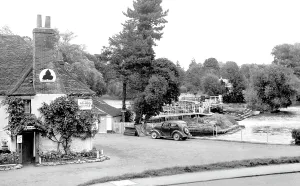 Pangbourne: Pangbourne, the Weir from Swan Yard c1955