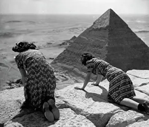 Overlooks: Panoramic view from the top of a pyramid