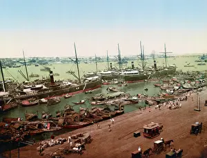 Mughal: A panoramic view of the steamers dotting Calcutta
