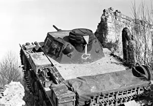 Hatch: A Panzer III E during an exercise in France. A command