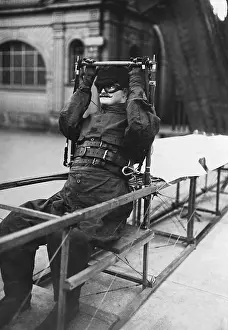 Hervieu: Parachute for pilots, 1911