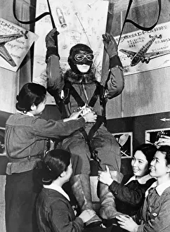Instructed: Parachute production in Japan, 1941-45
