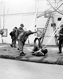 Paras: Parachute training in a hangar