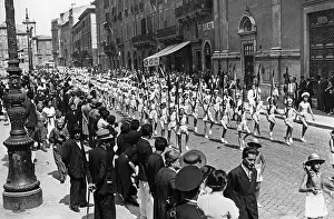 Educate: Parade of children returning from fascist summer camps