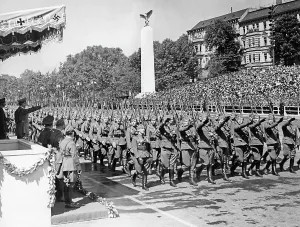 Juni: Parade of the Condor Legion in Berlin, 1939