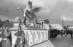 Ehrentempel: Parade on the Day of German Art in Munich, 1938