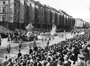 Floats: Parade on the Day of German Art in Munich, 1938