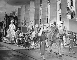 Slogan: Parade on the Day of German Art in Munich, 1938