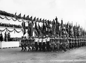 1933 1945: Parade of flags on the Day of the Wehrmacht during the N