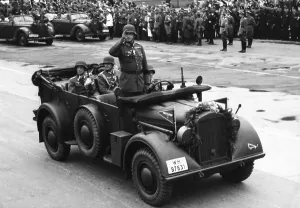 Pariser: Parade of German troops in Berlin, 1940