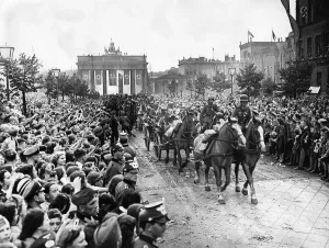 Jubilation: Parade of German troops in Berlin, 1940