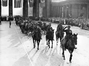 Pariser: Parade of German troops in Berlin, 1940