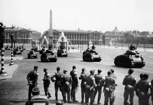 Triomphe: Parade of German troops in Paris, 1941