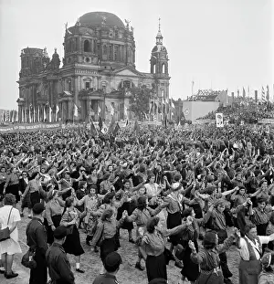 Solemn: The parade of German youth