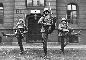 Relieve: Parade ground drill at the Berlin Guard Toops, 1936