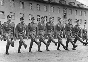 Buckle: Parade ground drill of the Panzer Lehr Division in Wunsd
