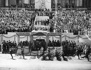 Walther: Parade in Hamburg on the occasion of the return