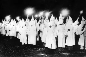 Voters: Parade of Ku Klux Klan members in St. Petersburg (Florida)