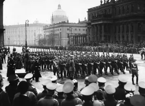 Mauser: Parade of the Luftwaffe before Adolf Hitler in Berlin, 1