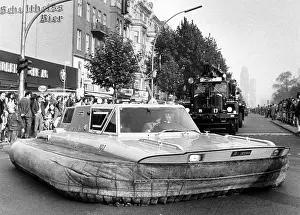 Scotish: Parade marking the beginnig of the British Berlin Tattoo