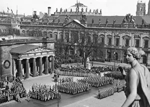 Cenotaph: Parade in front of the Neue Wache on the Memorial Day of the