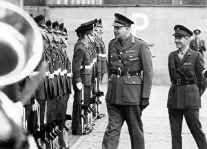 Salutation: Parade for new British town major in Berlin