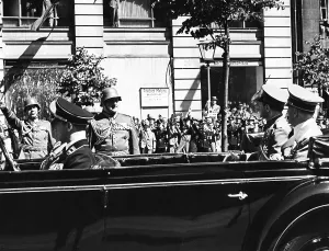 Besides: Parade on the occasion of the state visit of Prince Regent