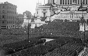 Emanuele: Parade on the Piazza Venezia in Rome, 1929