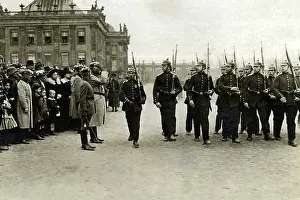 Saluting: Last parade in front of the Potsdam NCO school, 1920