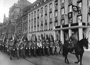 Frauentorgraben: Parade of the traditional Wehrmacht flags at