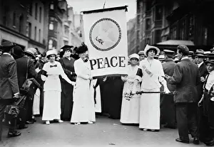 Portia: Parade - WWI - Peace - Women
