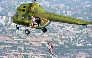 Prepares: Paratroopers over Moscow