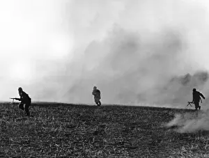 Simulation: Paratroopers during a training, 1939
