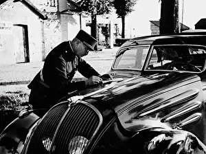 Chit: Paris in the 1930th