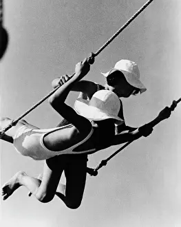 Swaying: Paris in the 1930th