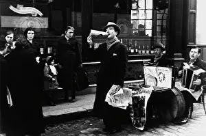 Musikinstrumente: Paris in the 1930th