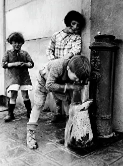 Brunnen: Paris in the 1930th