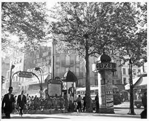 Anthony Christie Collection: PARIS/BLANCHE 1960S
