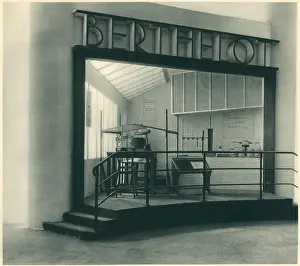 Odoye: Paris Expo 1937, Berthelot's Laboratory