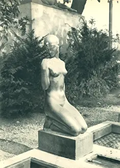 Knelt: Paris Expo 1937, The Bride Of The Nile