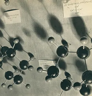 Laure: Paris Expo 1937, Molecule Models