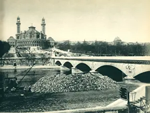 Diena: Paris Expo 1937, Pont d'Iena