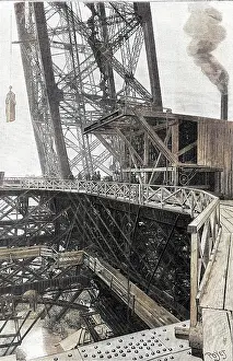 Locomobile: Paris, France - Tour Eiffel, Construction