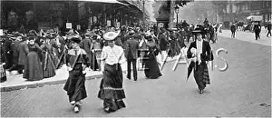Printemps: AT A PARIS SALE 1905