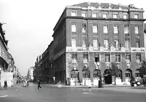 Unter: The Pariser Platz in Berlin, 1943