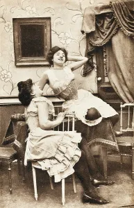 Parisien: PARISIAN PROSTITUTE 6/9