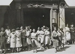 Paix: Parisian seamstresses