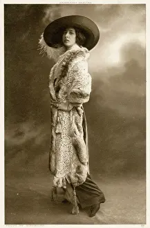 Tassels: Parisian woman 1908