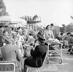 Parkway: The Park Cafe in the Rheinpark during