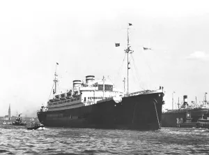 Disembark: Passenger ship St. Louis